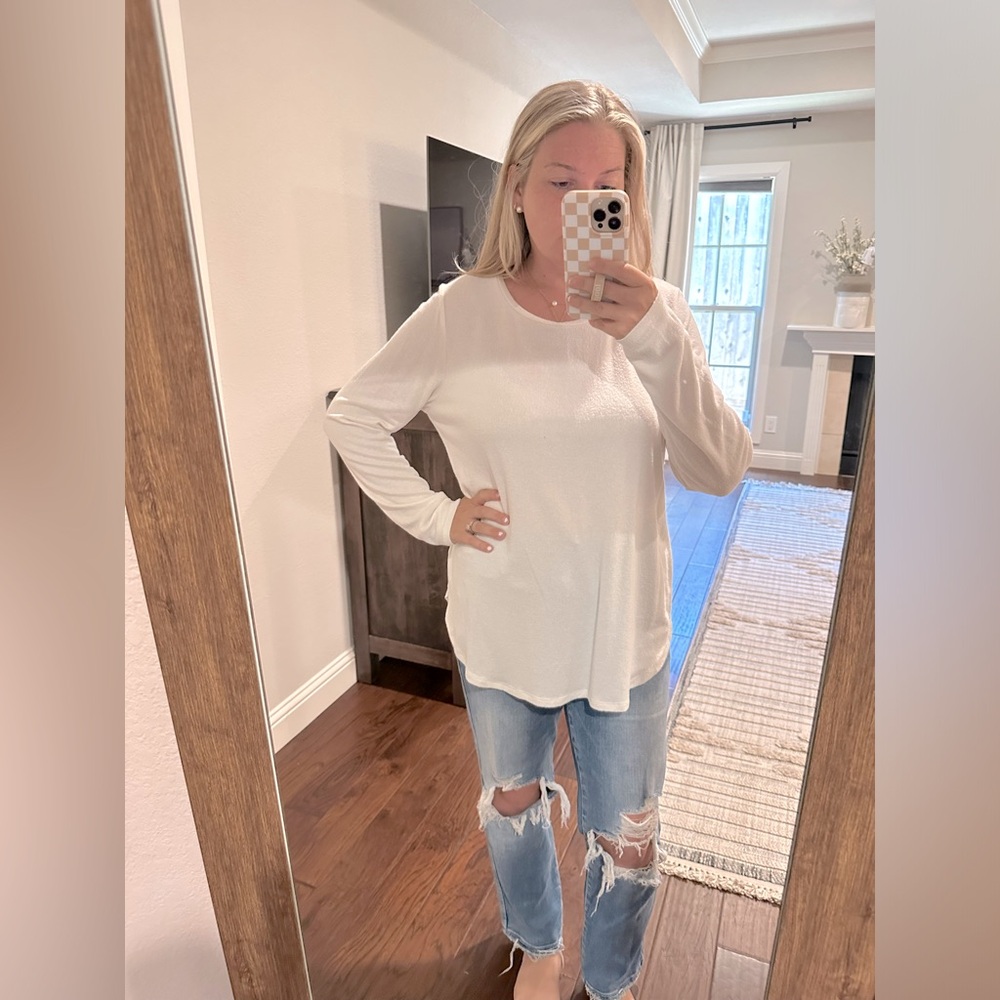 Old navy long sleeve scoop neck white soft sweater